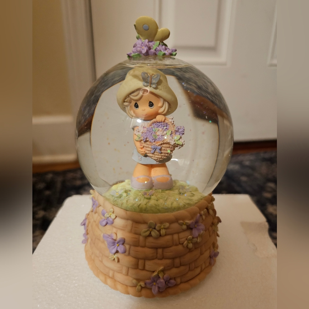 Precious Moments Girl With Lilacs Musical Waterglobe Open Box Plays "The Spring"